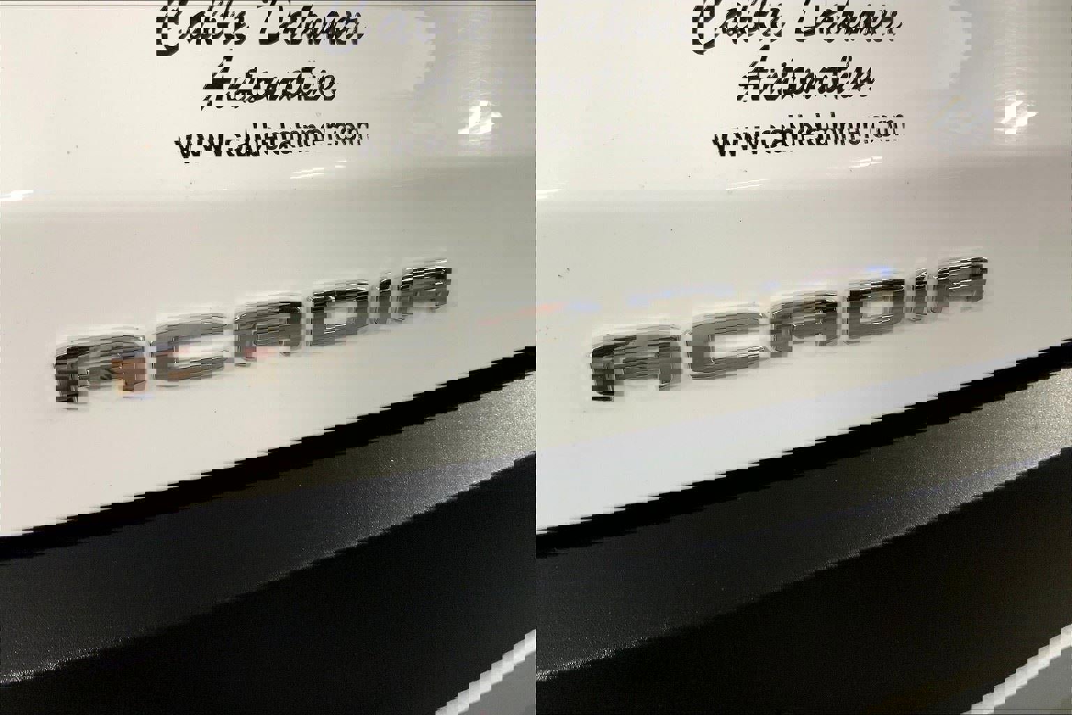 Used 2023 GMC Acadia SLE w/ Driver Convenience Package image 8