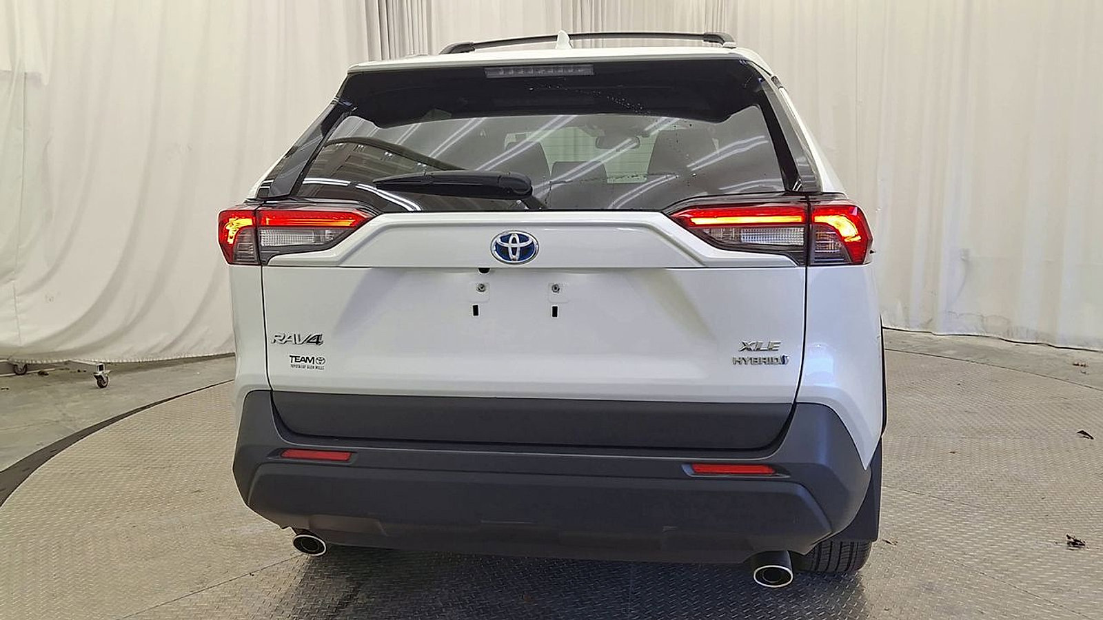 Certified 2022 Toyota RAV4 XLE Premium image 2