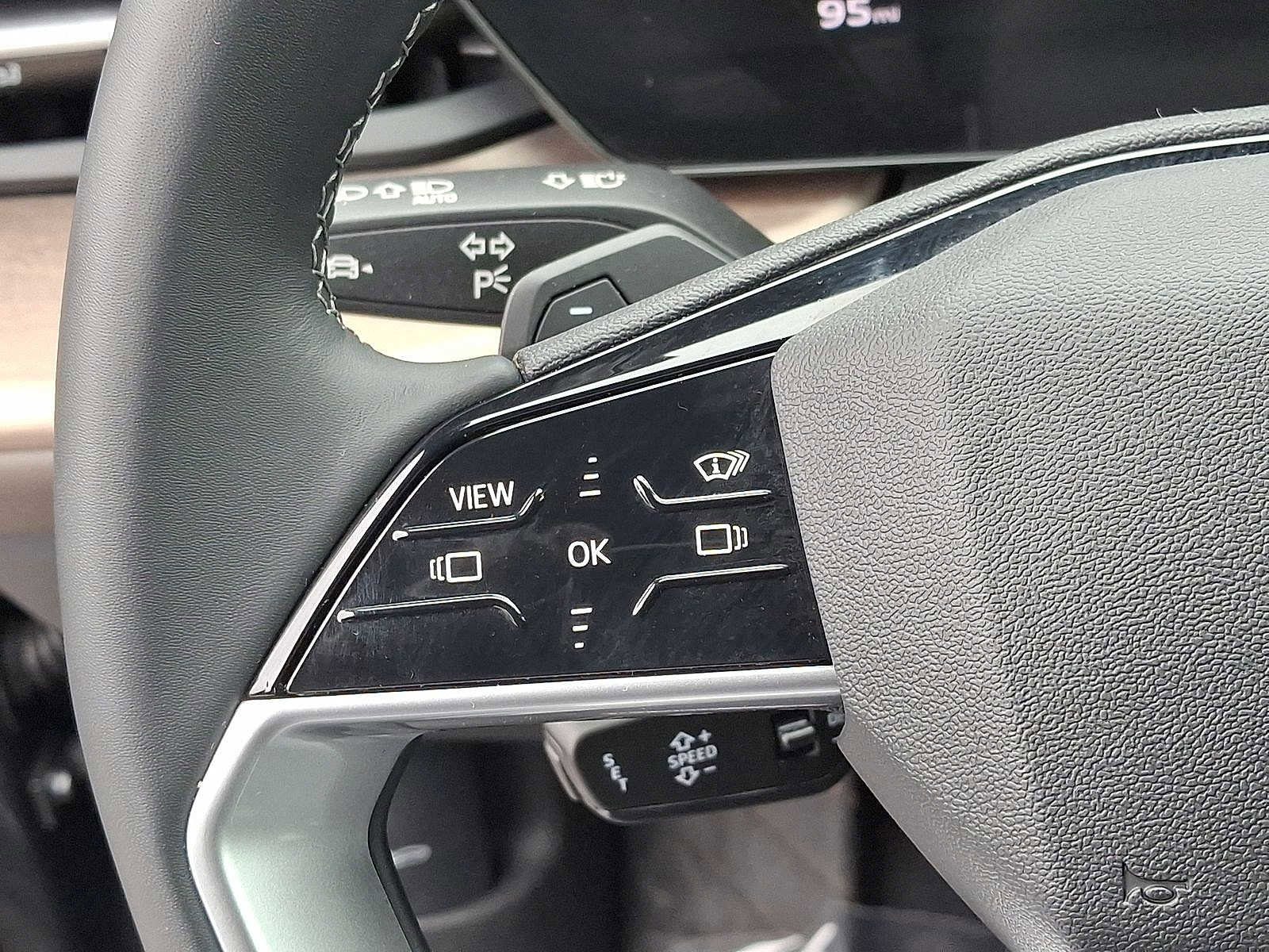 Used 2025 Audi Q5 Premium Plus w/ Premium Plus image 17