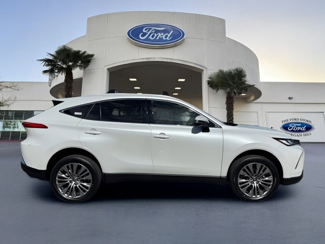 Used 2024 Toyota Venza XLE AWD/4WD image 5