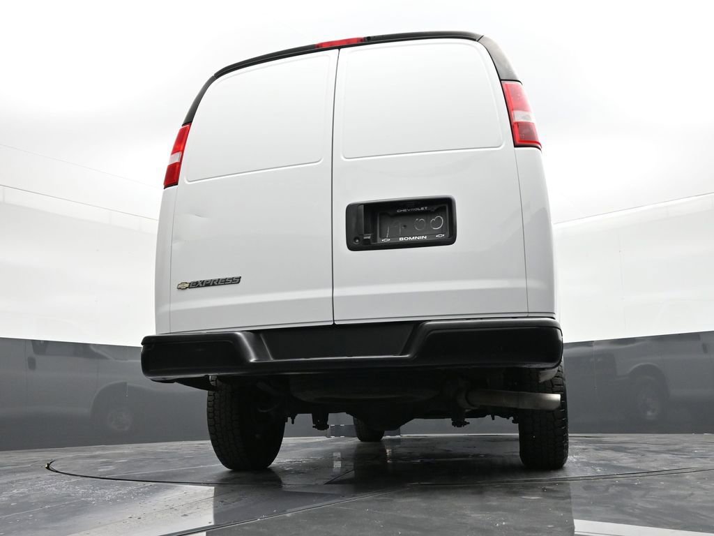 Used 2023 Chevrolet Express 2500 image 23