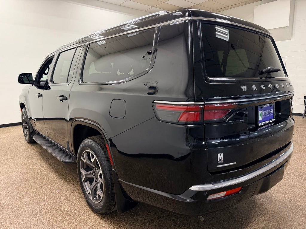 Used 2023 Jeep Wagoneer L Series III w/ Flexible Seating Group AWD/4WD image 3