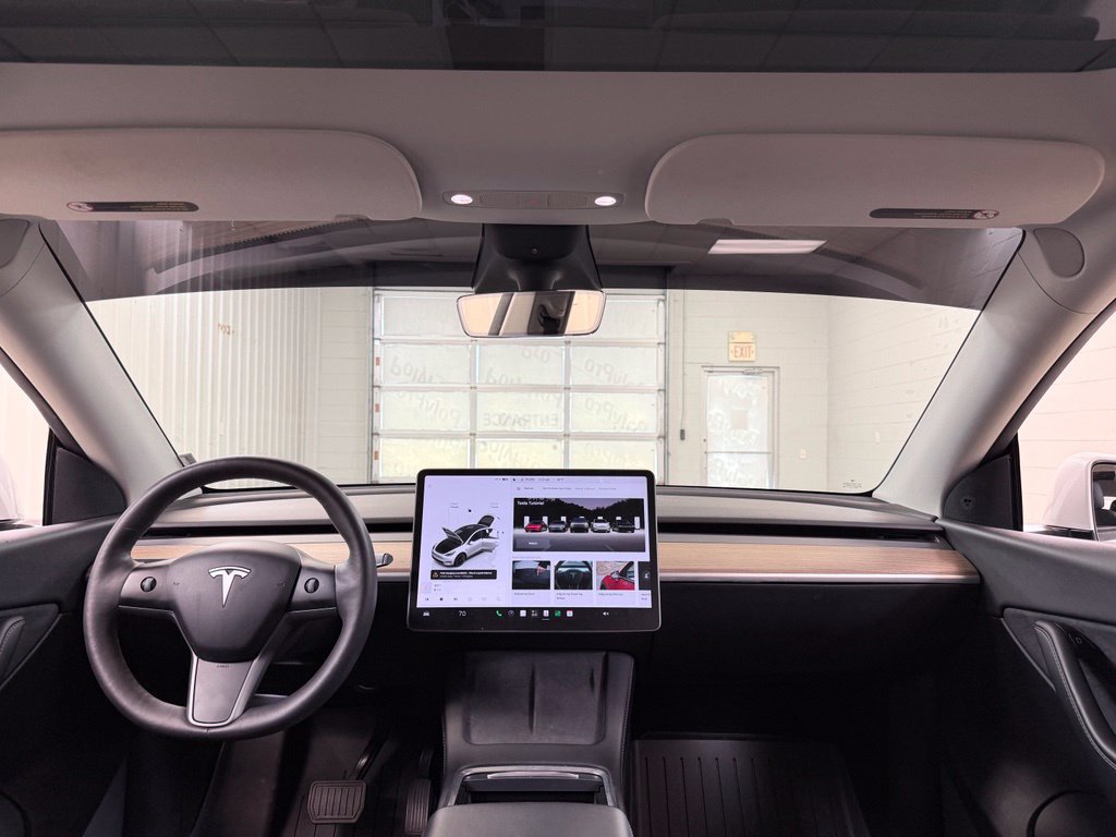 Used 2022 Tesla Model Y Long Range AWD/4WD image 27