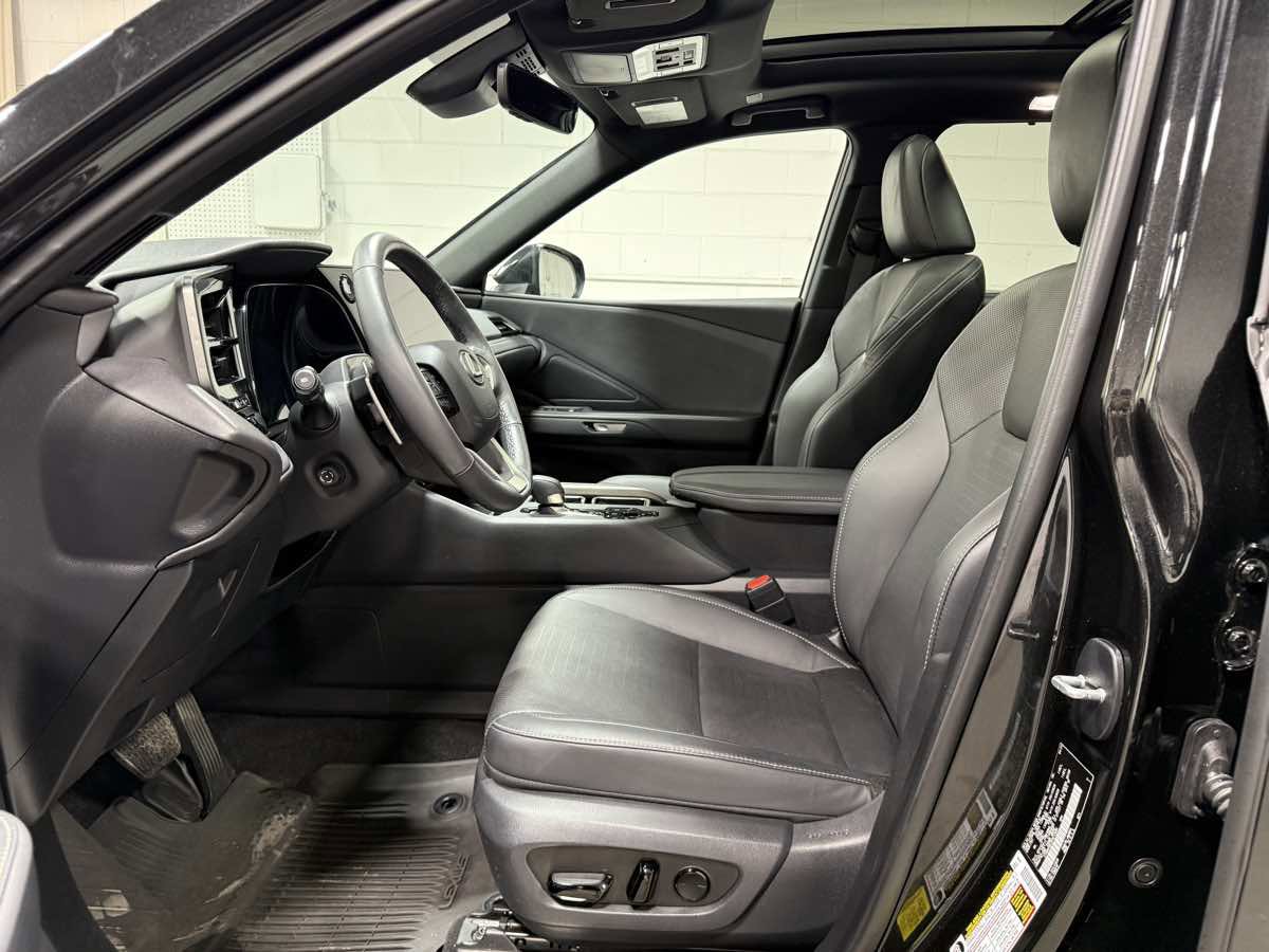 Used 2024 Lexus TX 350 AWD w/ Captains Chair Package image 9