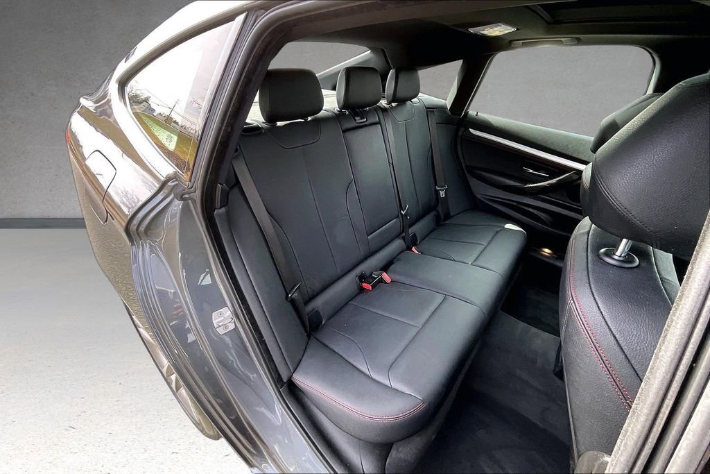 Used 2018 BMW 330i Gran Turismo xDrive image 25