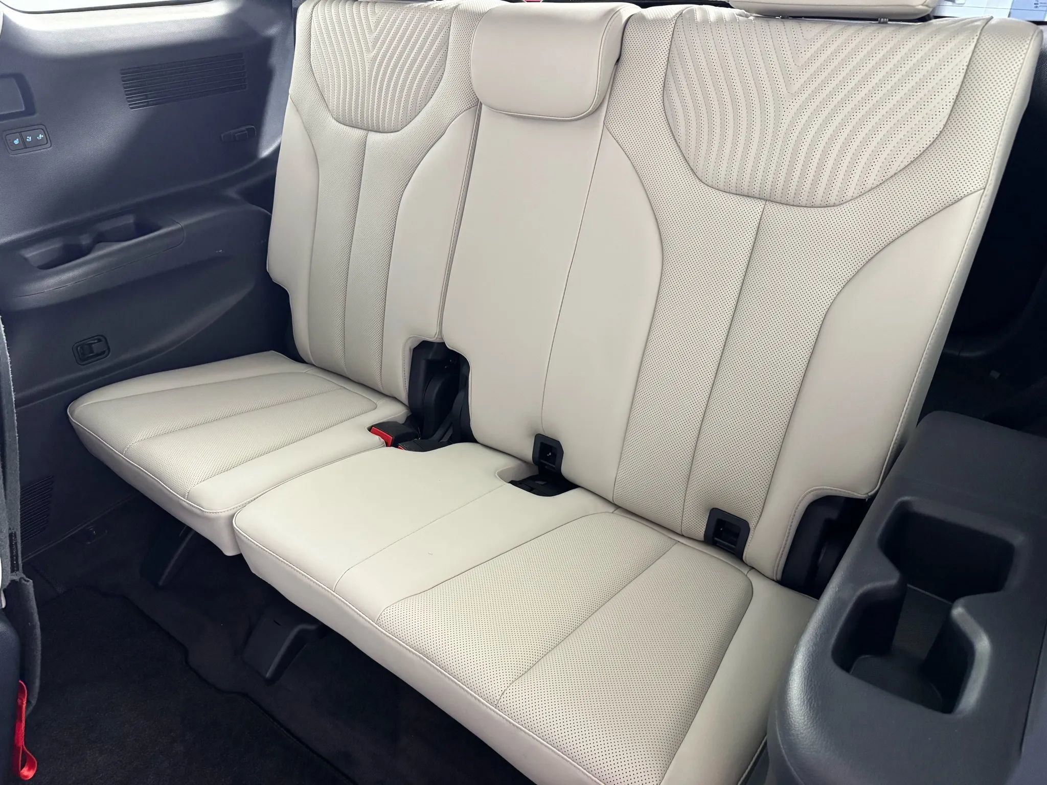 Used 2023 Hyundai Palisade Calligraphy w/ Cargo Package image 42