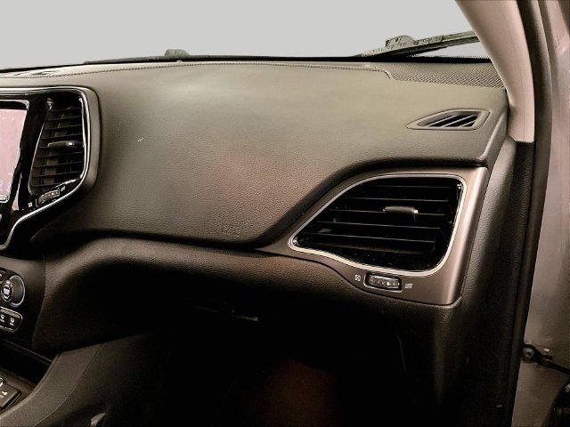 Used 2021 Jeep Cherokee Limited AWD/4WD image 16