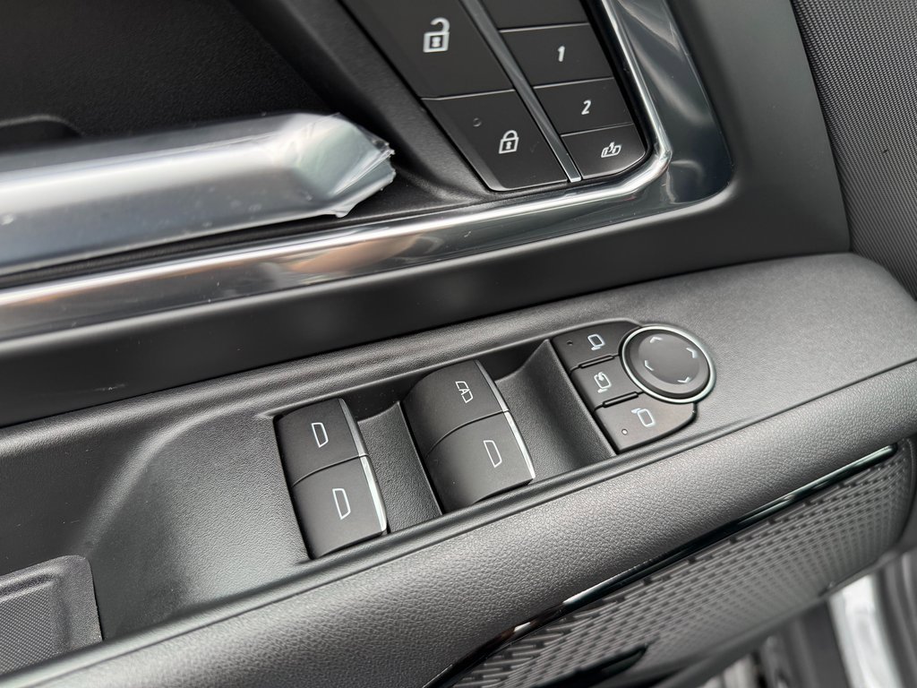 New 2025 Chevrolet Silverado EV LT image 11