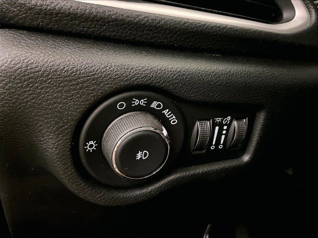 Used 2022 Chrysler Pacifica Touring-L w/ S Appearance Package FWD image 31