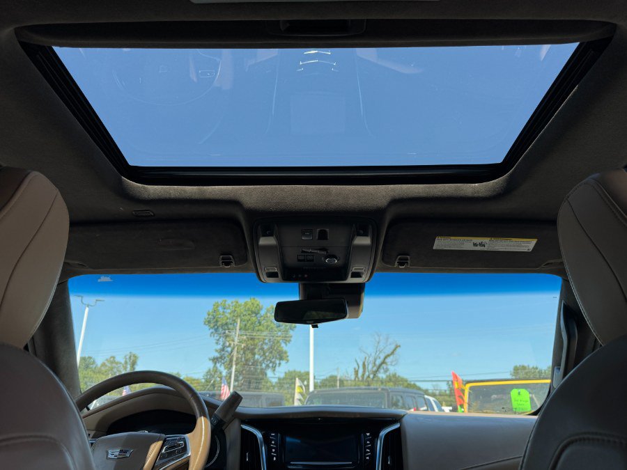 Used 2018 Cadillac Escalade Platinum AWD/4WD image 23