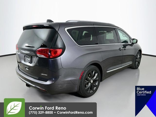 Used 2017 Chrysler Pacifica Limited FWD image 10