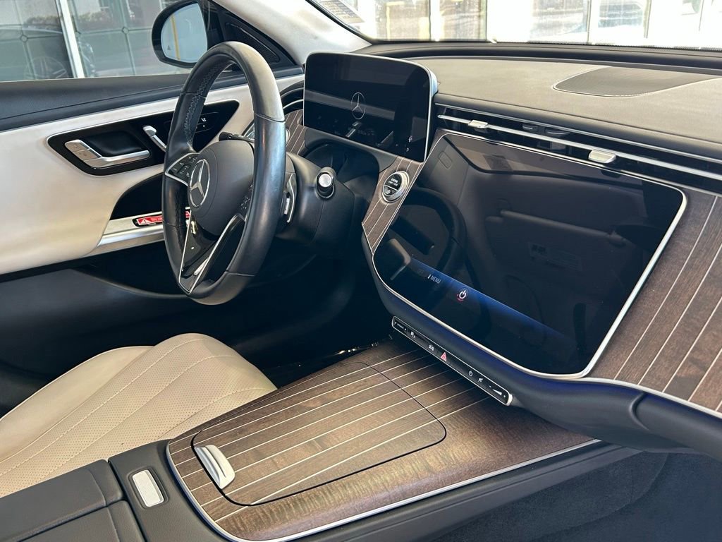 Used 2025 Mercedes-Benz E 350 4MATIC Sedan image 33
