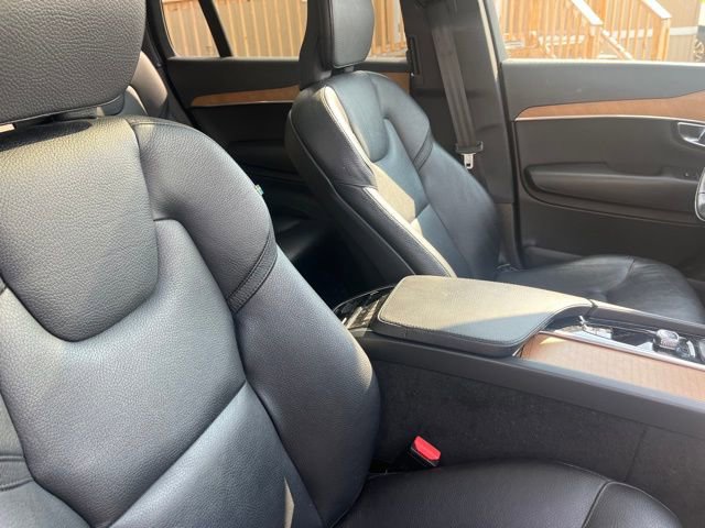 Used 2022 Volvo XC90 T6 Momentum w/ Advanced Package image 23