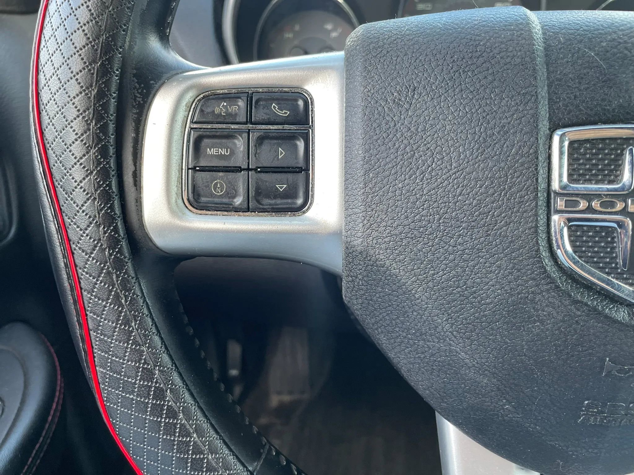 Used 2011 Dodge Avenger FWD image 16