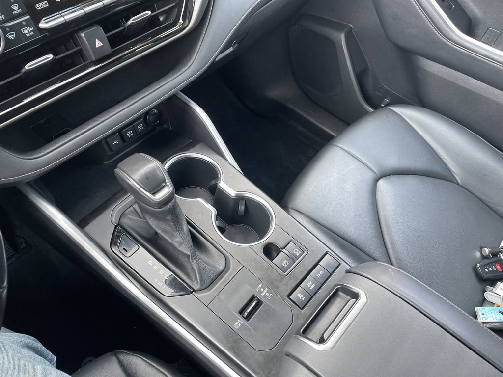 Certified 2020 Toyota Highlander XLE AWD/4WD image 21