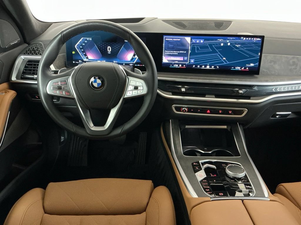 Used 2025 BMW X7 xDrive40i w/ Premium Package AWD/4WD image 9