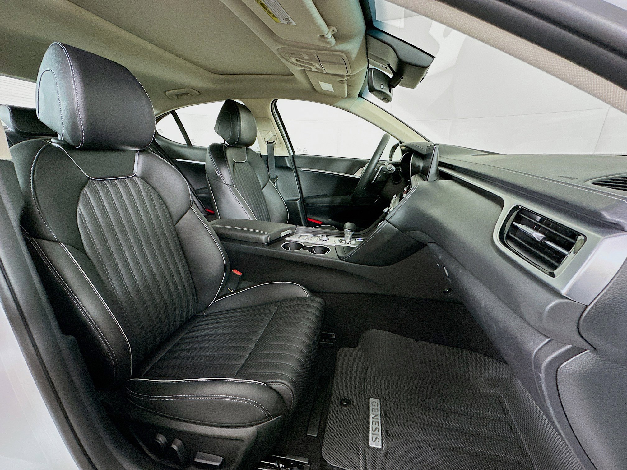 Used 2026 Genesis G70 2.5T Prestige image 32