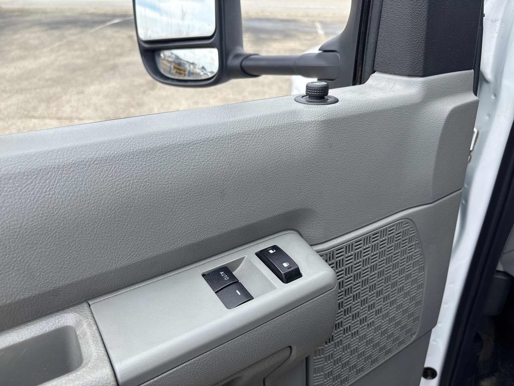 Used 2022 Ford E-450 and Econoline 450 Super Duty RWD image 10
