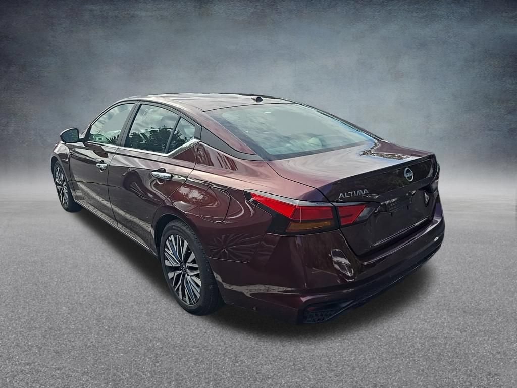 Used 2025 Nissan Altima 2.5 SV FWD image 4