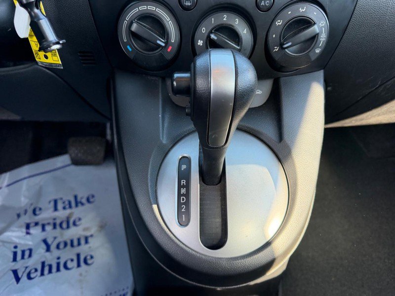Used 2011 MAZDA MAZDA2 Touring FWD image 15