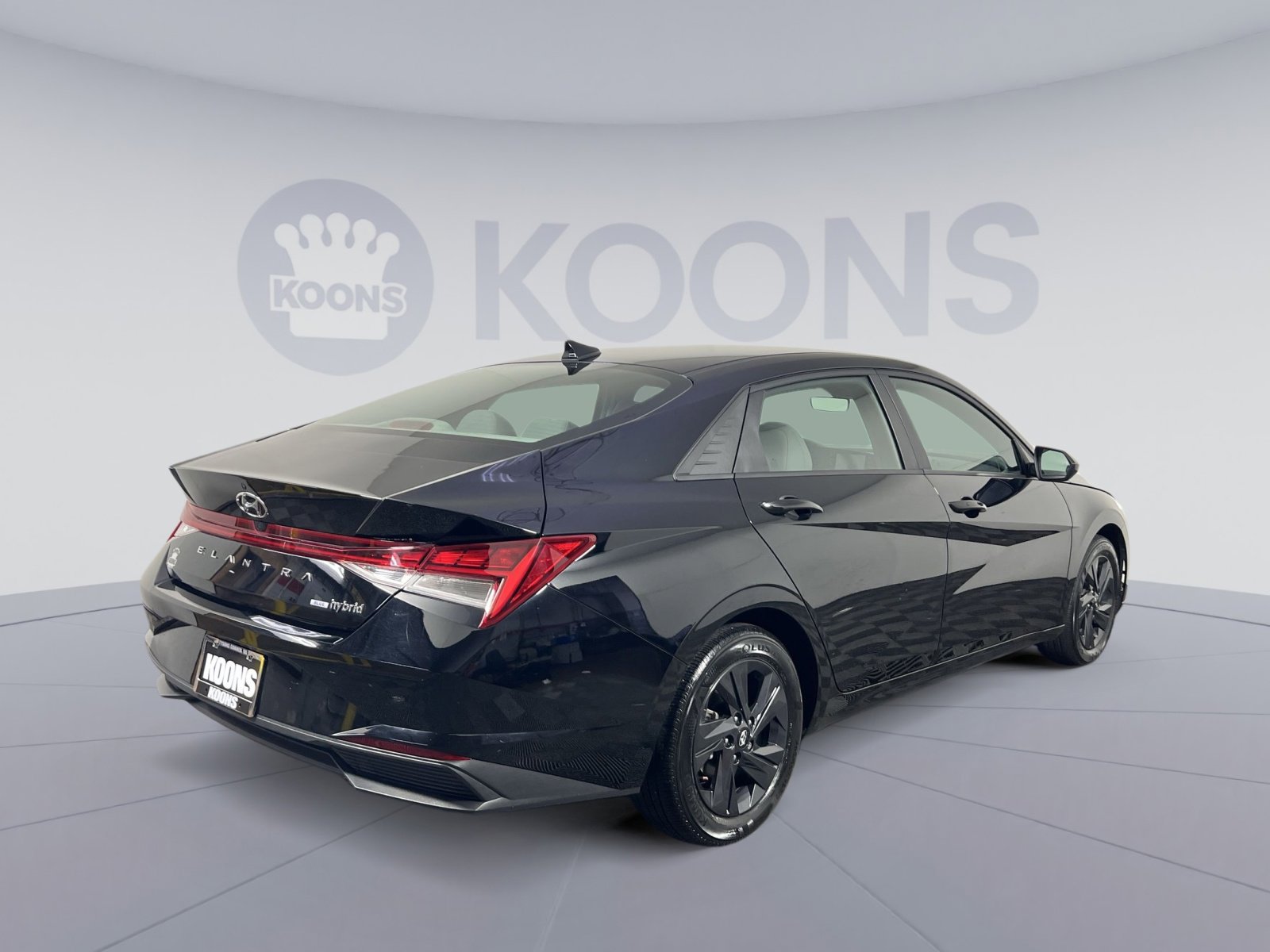 Used 2023 Hyundai Elantra Blue w/ Preferred Accessory Package FWD image 7