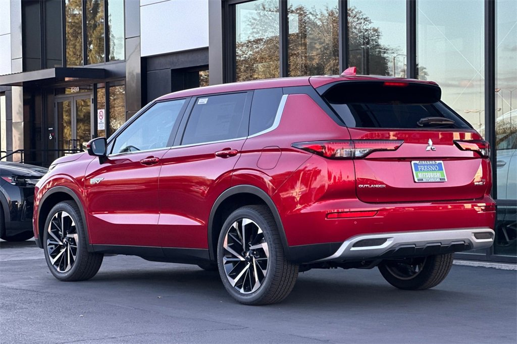 New 2025 Mitsubishi Outlander SE image 7