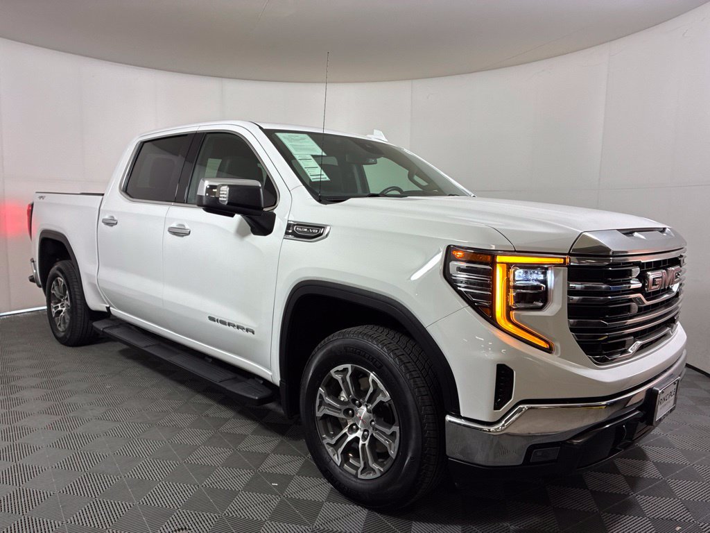 Used 2025 GMC Sierra 1500 SLT AWD/4WD image 4