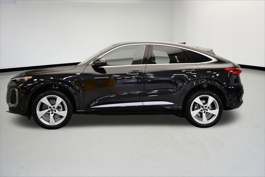 Used 2025 Audi Q5 Premium Plus w/ Premium Plus image 2