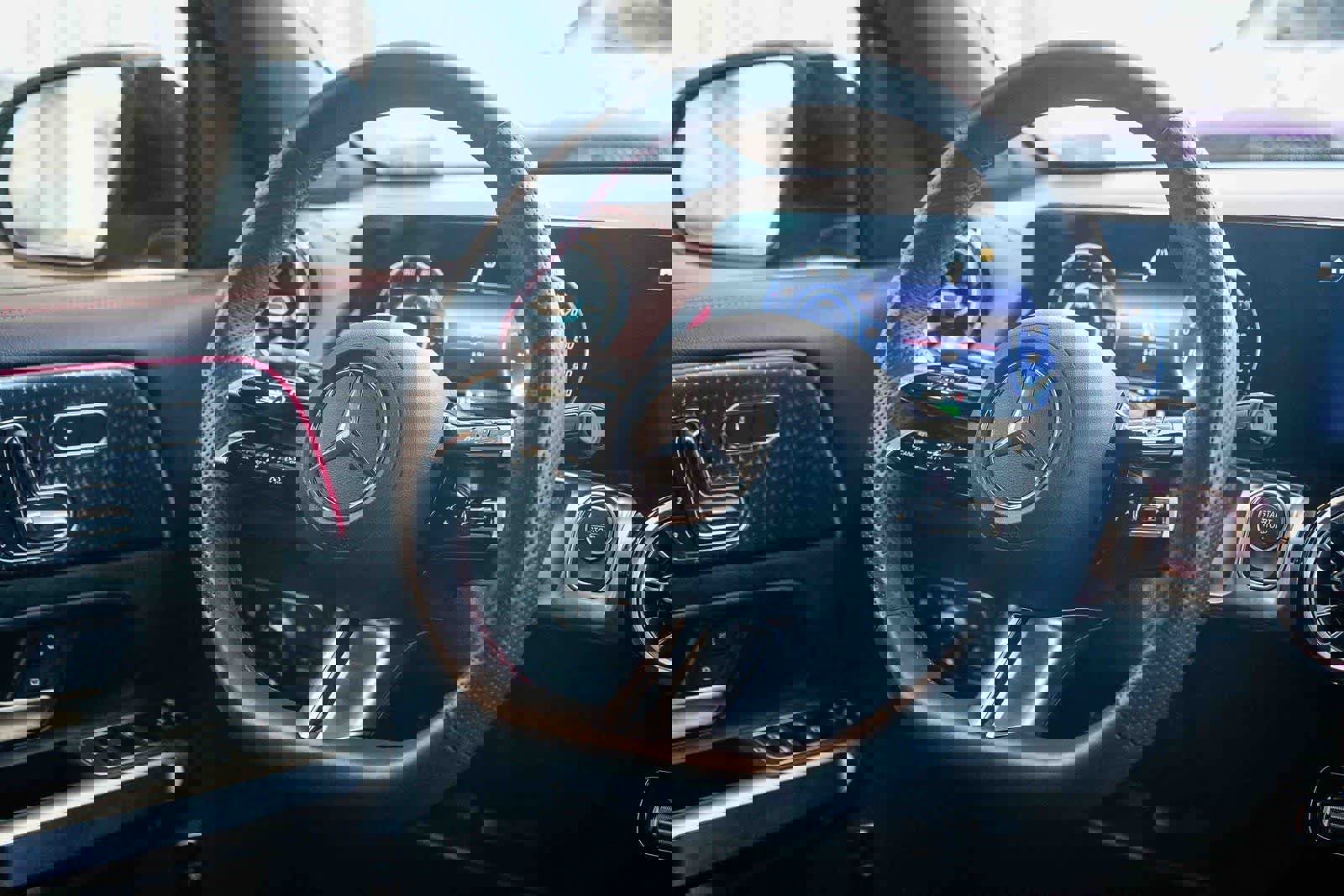 Used 2024 Mercedes-Benz EQB 350 4MATIC SUV image 15