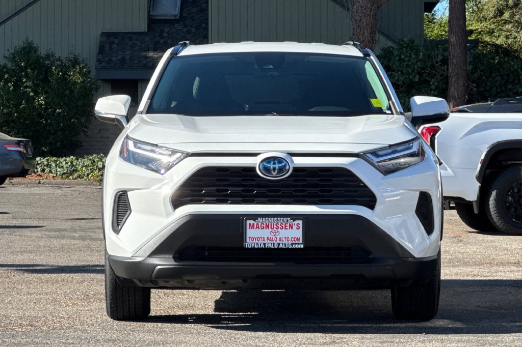 Used 2023 Toyota RAV4 LE AWD/4WD image 8
