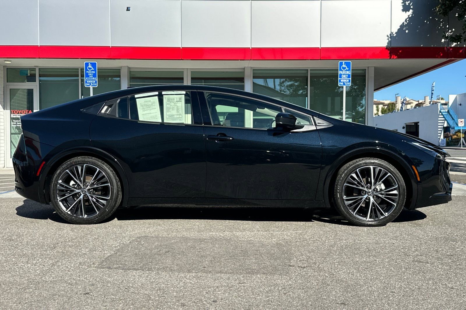 Used 2026 Toyota Prius XLE image 3