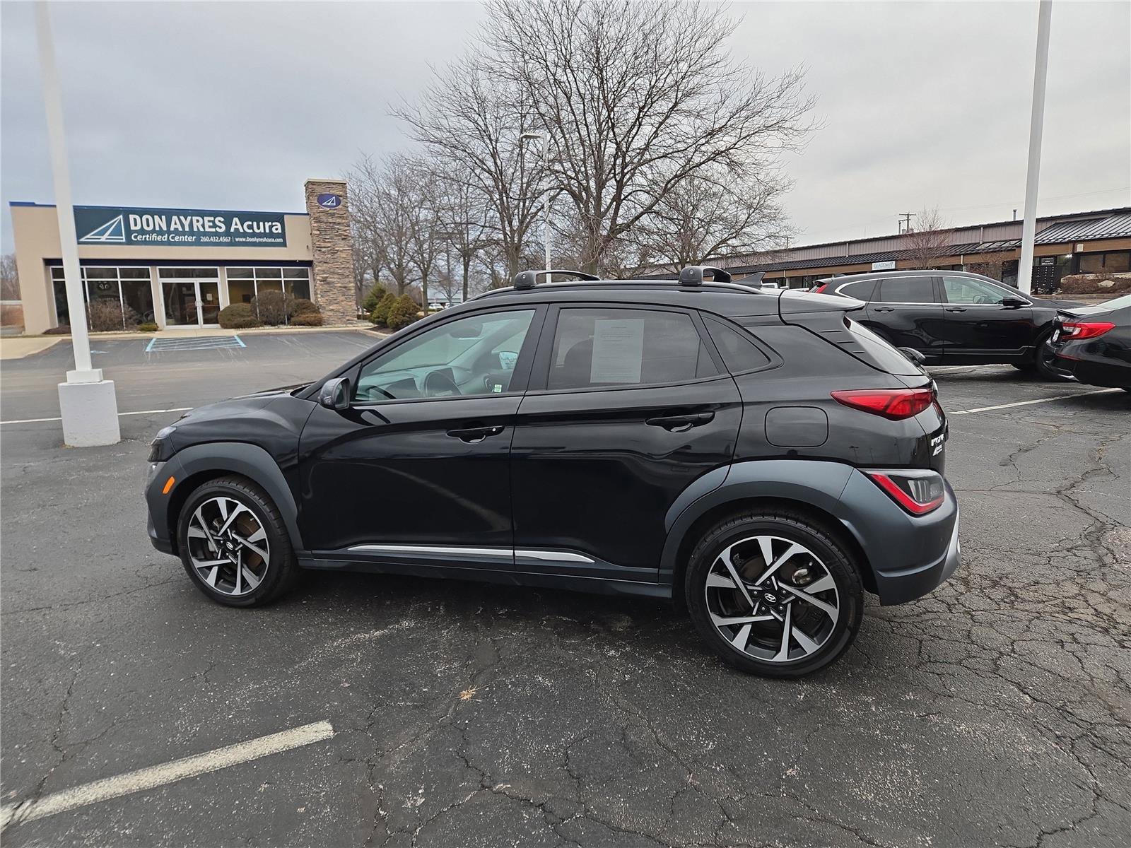 Used 2023 Hyundai Kona Limited image 25