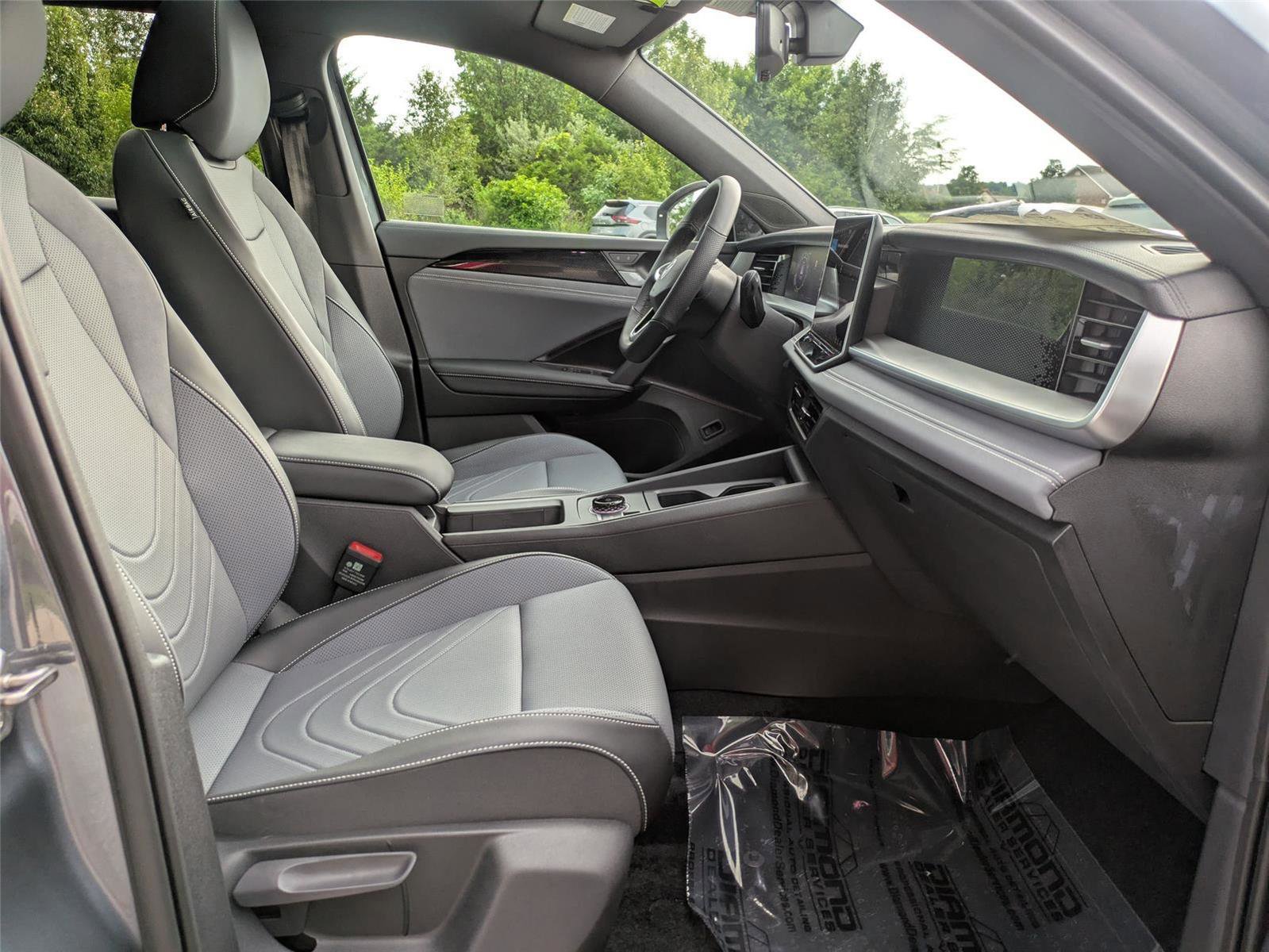 New 2025 Volkswagen Tiguan SE R-Line image 24