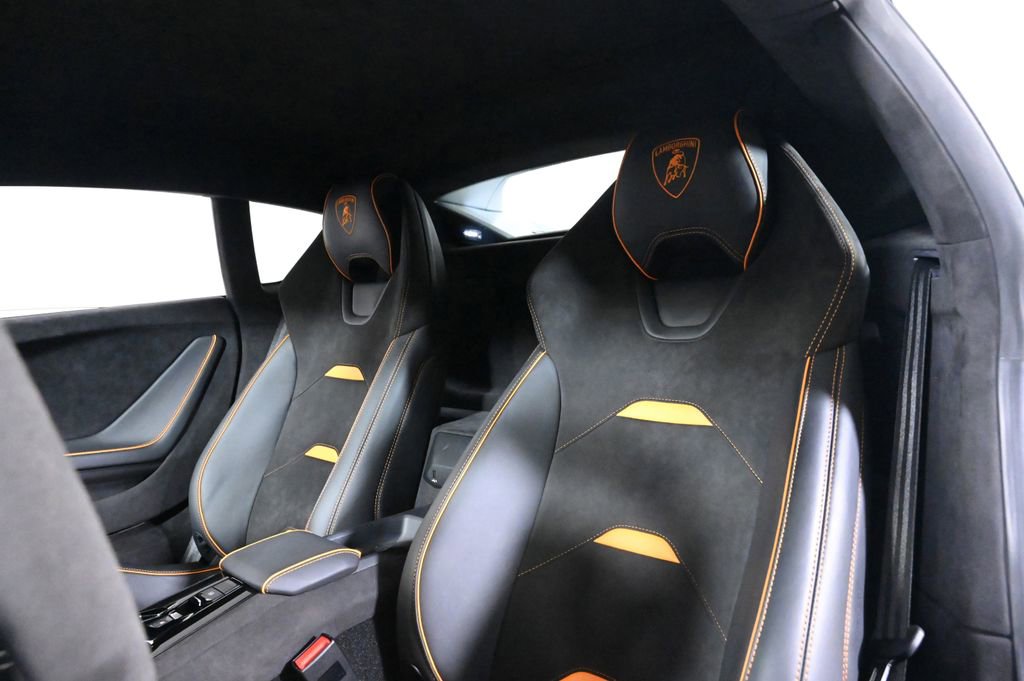 Used 2023 Lamborghini Huracan Tecnica RWD image 15