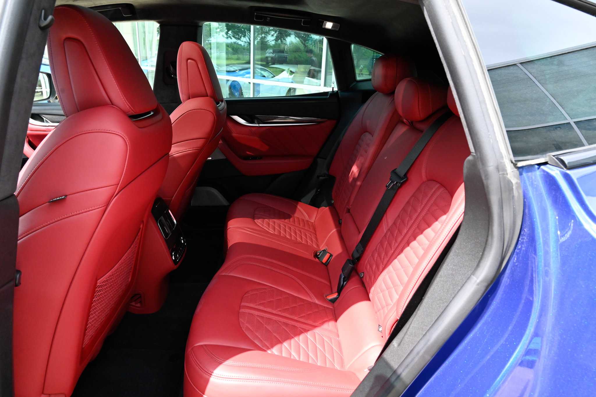 Used 2023 Maserati Levante Trofeo AWD/4WD image 38