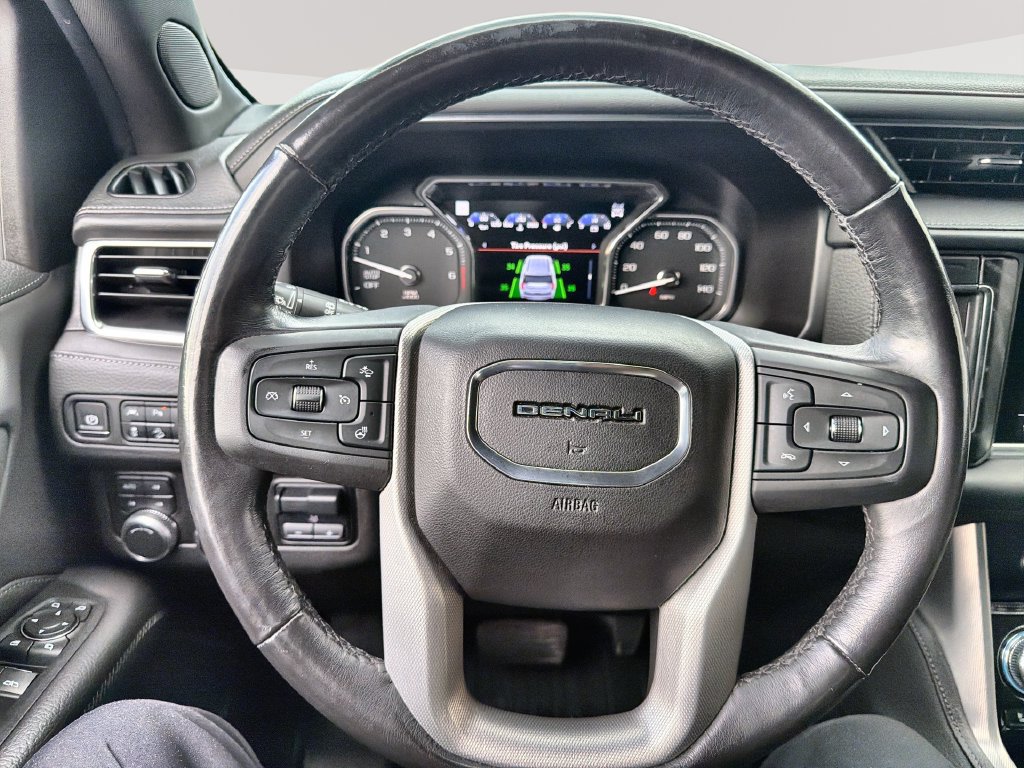 Used 2021 GMC Yukon XL Denali w/ Denali Premium Package AWD/4WD image 11