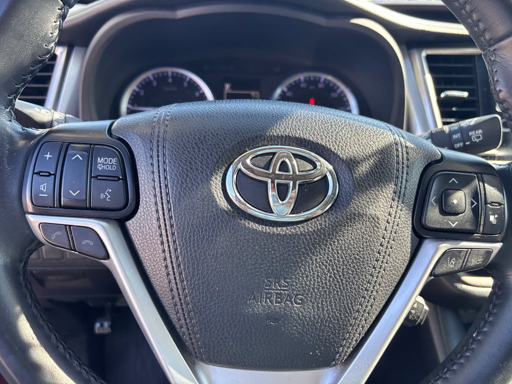 Used 2018 Toyota Highlander XLE FWD image 18