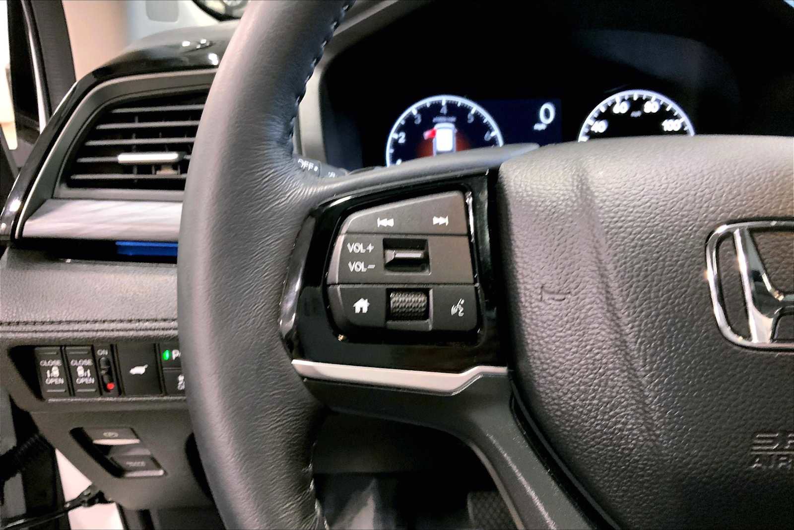 Used 2026 Honda Odyssey Elite image 23