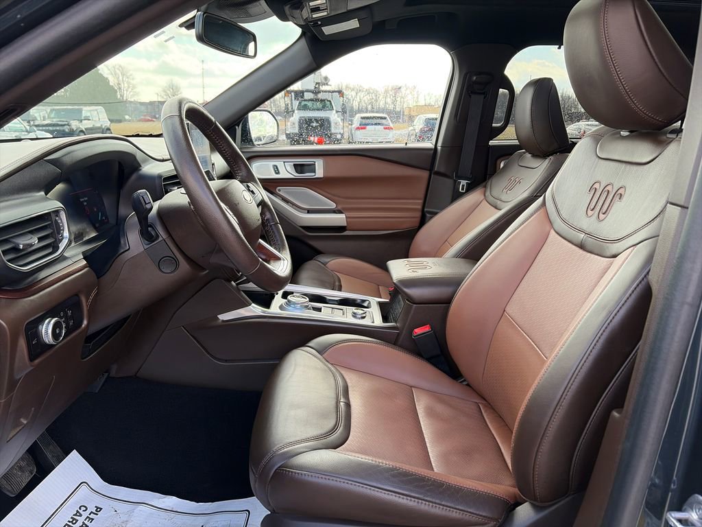 Used 2023 Ford Explorer King Ranch w/ Technology Package image 21