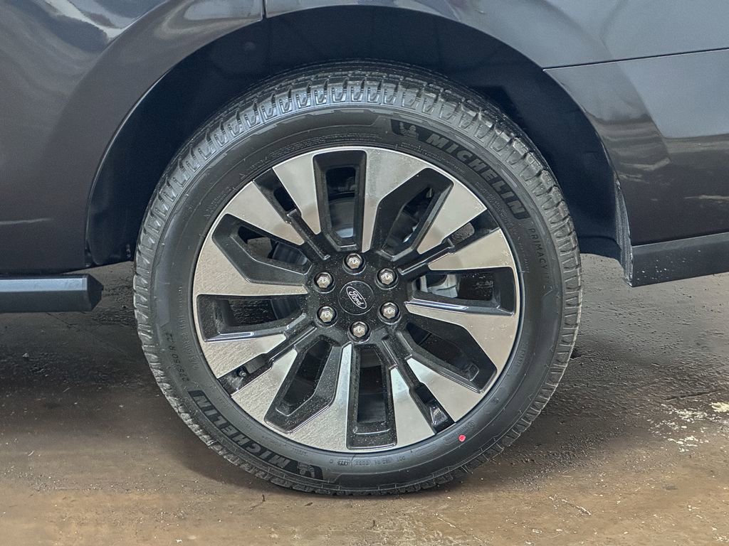 New 2026 Ford Expedition Platinum image 51