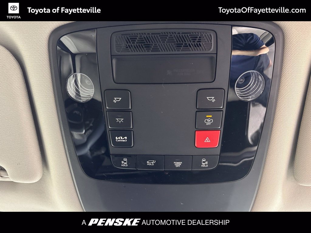Used 2025 Kia Carnival EX FWD image 25