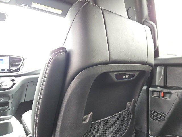 New 2026 Chrysler Pacifica Select image 29