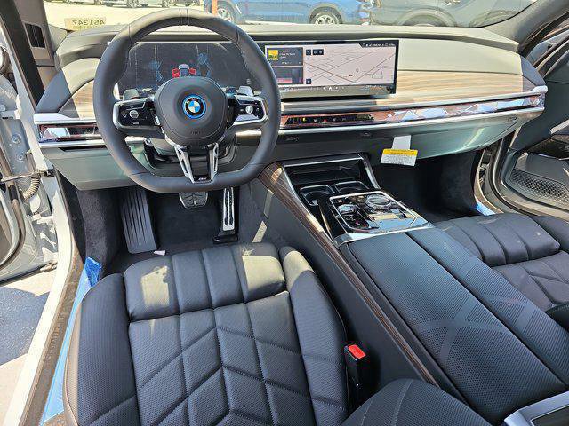 New 2025 BMW 750e xDrive w/ Premium Package image 16