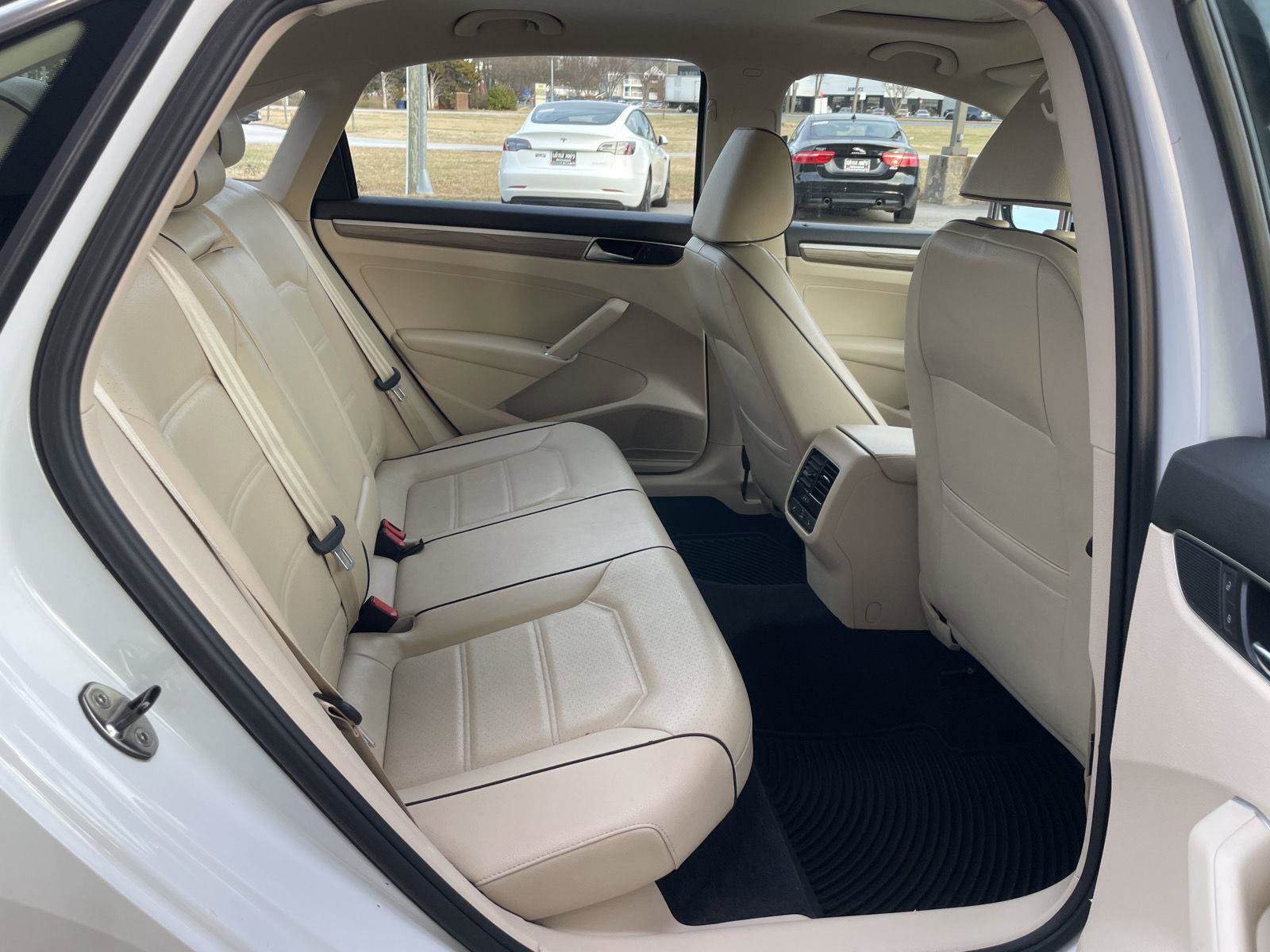 Used 2017 Volkswagen Passat 1.8T SE image 14