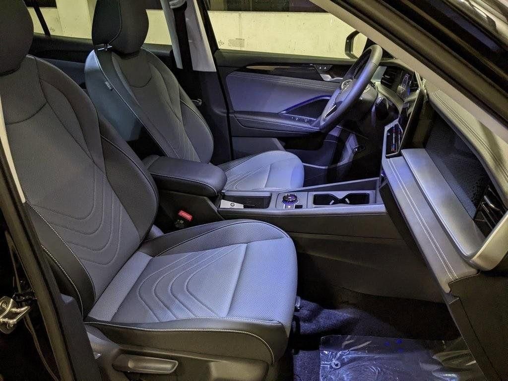 New 2026 Volkswagen Tiguan SE AWD/4WD image 22