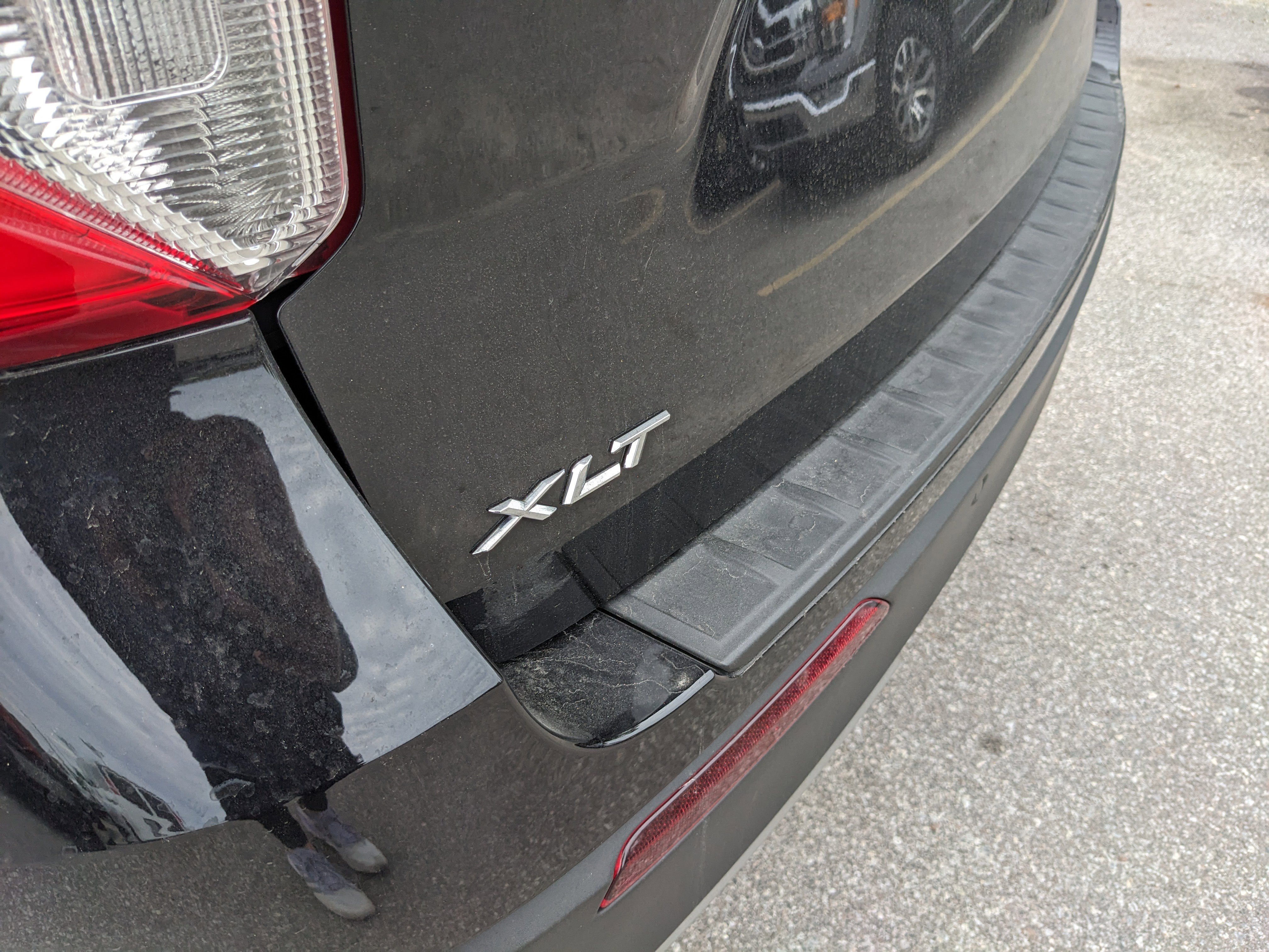 Certified 2022 Ford Explorer XLT w/ Equipment Group 202A image 13