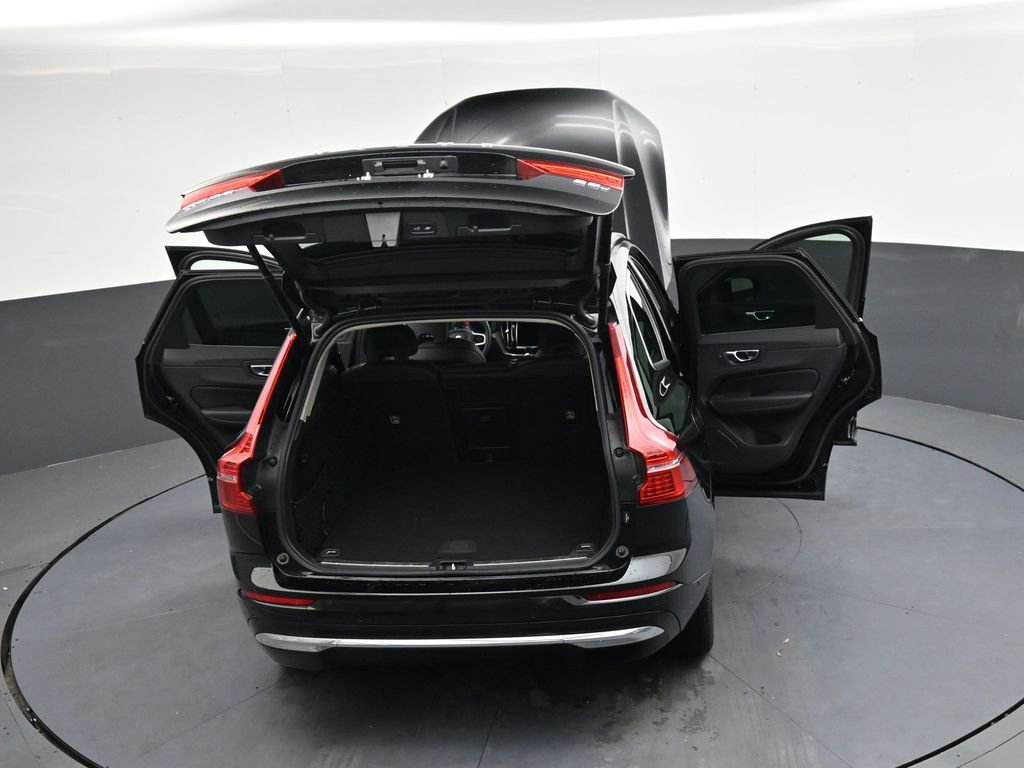 Used 2023 Volvo XC60 B5 Ultimate image 43