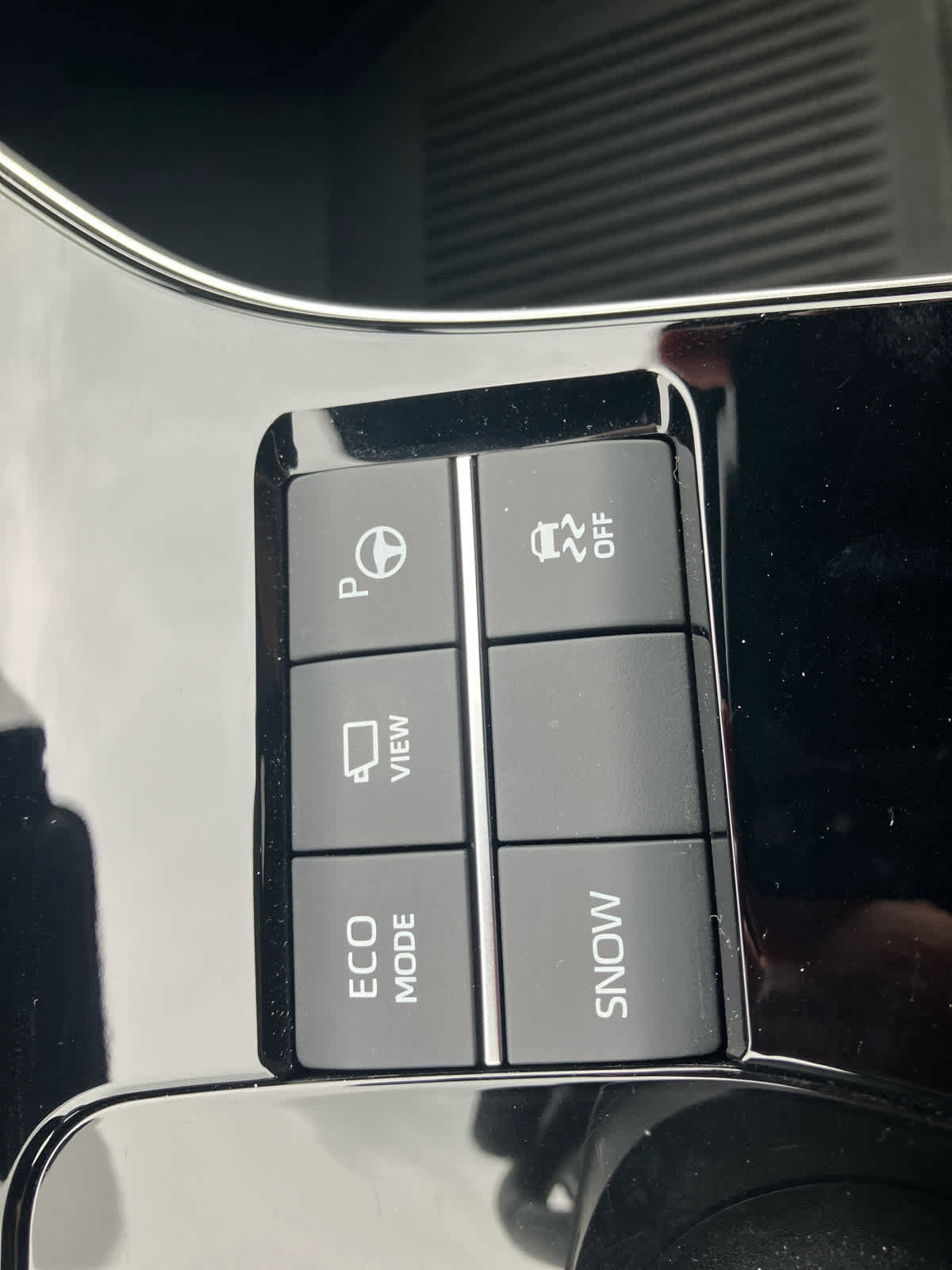 Certified 2025 Toyota bZ4X FWD w/ Weather Package image 28