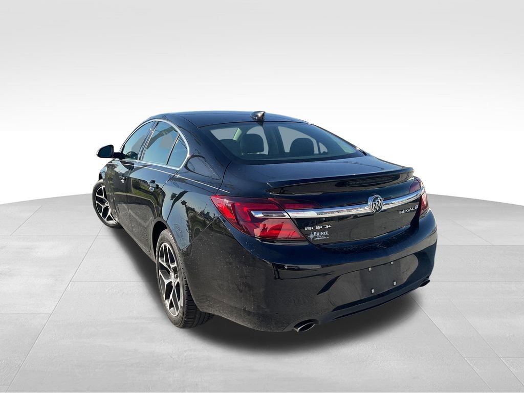 Used 2017 Buick Regal Sport Touring image 6