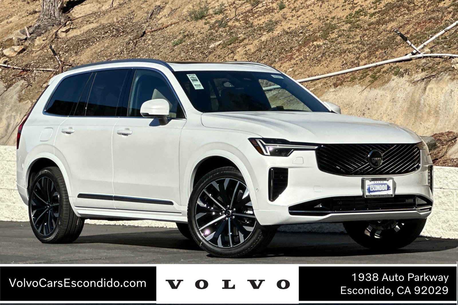 New 2026 Volvo XC90 T8 Plus